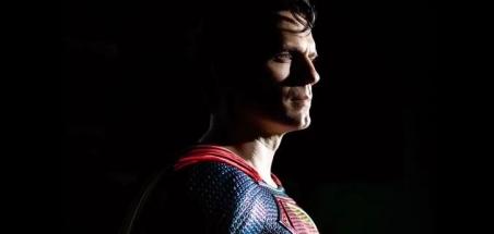 Henry Cavill officiellement de retour en Superman